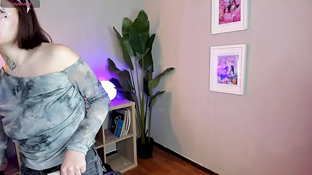 lexirouge   online show from 10-30-25, 12:39