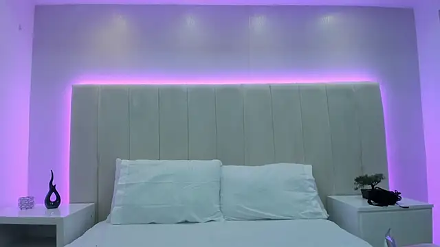 Snapshot of Lucyy_milky chatting on 10-23-25, 09:02 Lucyy milky online show from 10-23-25, 09:02