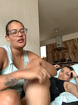 Snapshot of Destrukturada chatting on 03-13-26, 09:32 Destrukturada online show from 03-13-26, 09:32