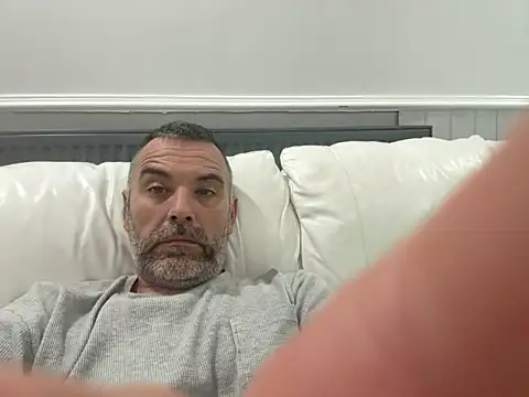 plymouthlad82 online show from 11-02-25, 12:46