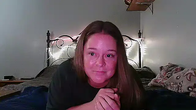 Snapshot of Artgirlie31 chatting on 10-25-25, 03:58 Artgirlie31 online show from 10-25-25, 03:58