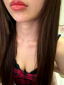 Snapshot of __Lilybae__ chatting on 10-23-25, 02:49 Lilybae online show from 10-23-25, 02:49