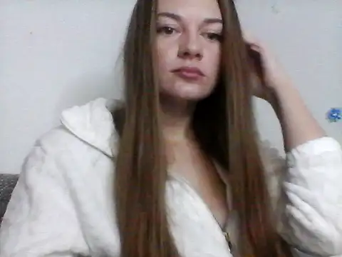 EllaMoonlight online show from 11-16-25, 09:20