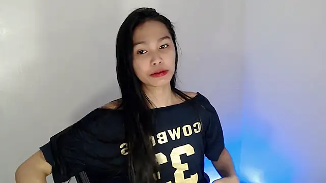 Snapshot of _Lachica_ chatting on 10-23-25, 11:24  Lachica  online show from 10-23-25, 11:24