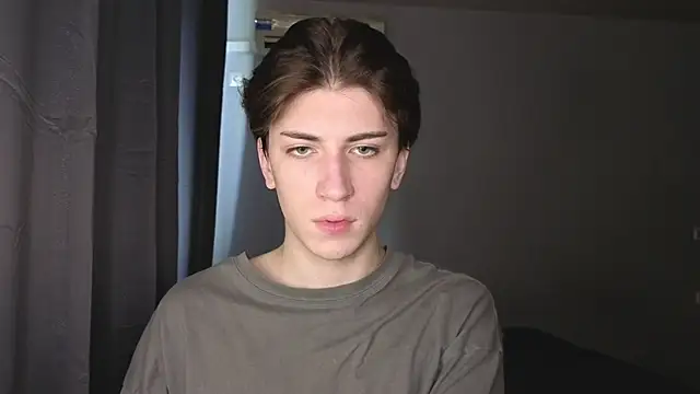 Snapshot of Oliver_star_boy_ chatting on 10-26-25, 08:31 Oliver star boy  online show from 10-26-25, 08:31