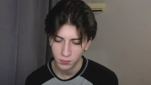 Oliver star boy  online show from 11-05-25, 07:25