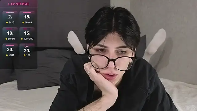 Oliver star boy  online show from 12-19-25, 08:49