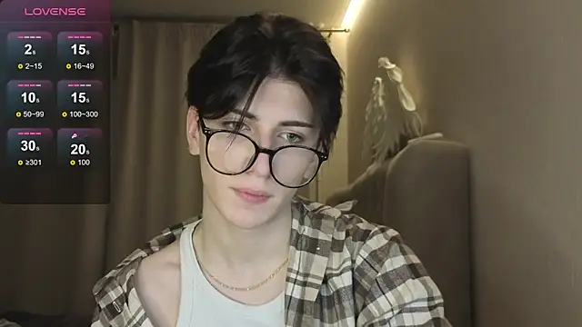 Oliver star boy  online show from 01-16-26, 03:49