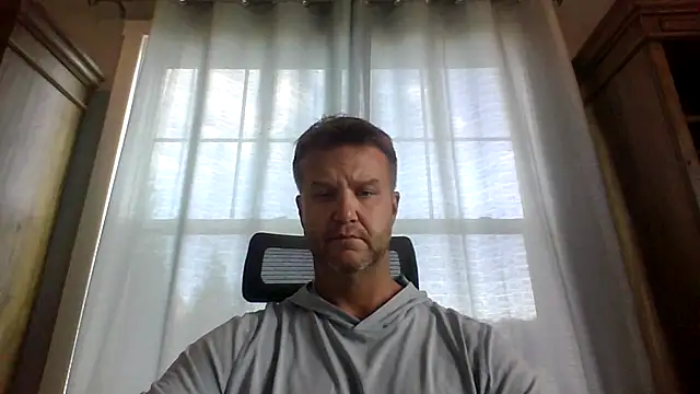 Snapshot of 45andfit1 chatting on 10-27-25, 01:48 45andfit1 online show from 10-27-25, 01:48