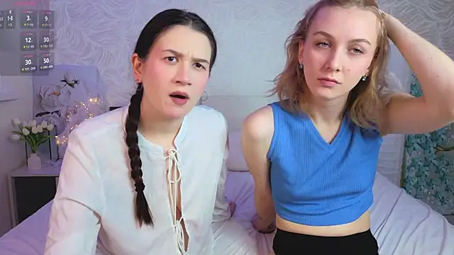 Snapshot of betweenUse chatting on 11-22-25, 03:05 betweenUse online show from 11-22-25, 03:05