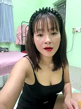 Snapshot of Star_fruit chatting on 10-29-25, 03:31 Star fruit online show from 10-29-25, 03:31