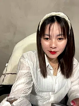 Snapshot of Star_fruit chatting on 12-21-25, 10:33 Star fruit online show from 12-21-25, 10:33