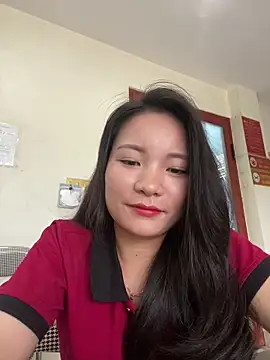 Bee Yellow00 online show from 06-22-26, 04:42