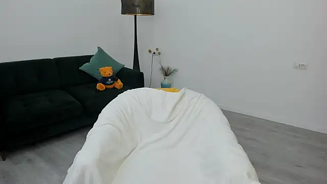 Arya Anna online show from 11-25-25, 05:18