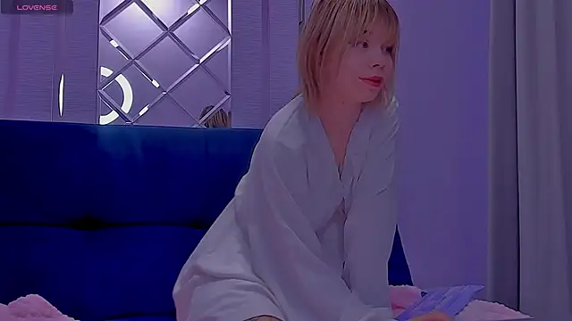 Snapshot of Milena_brilliant chatting on 10-24-25, 10:11 Milena brilliant online show from 10-24-25, 10:11