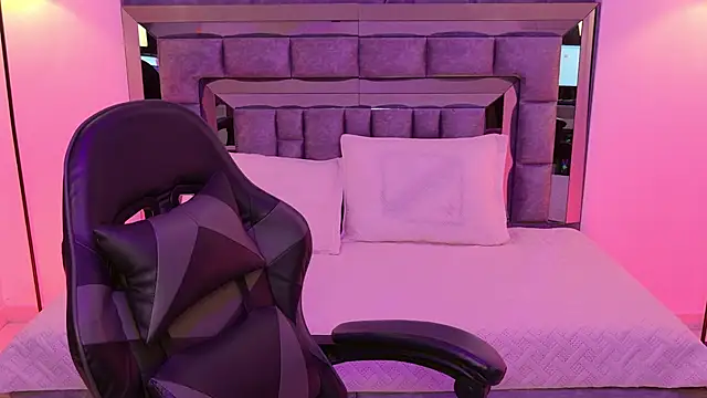 Bella Clark2 online show from 11-29-25, 04:15