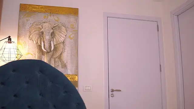 Aisha Bee online show from 03-12-26, 09:37