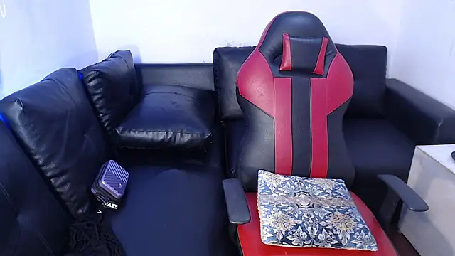 Snapshot of ebony_amazing chatting on 10-27-25, 01:59 ebony amazing online show from 10-27-25, 01:59