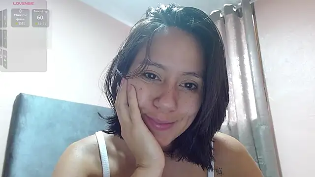 Snapshot of LunaaMorena chatting on 04-15-26, 03:30 LunaaMorena online show from 04-15-26, 03:30