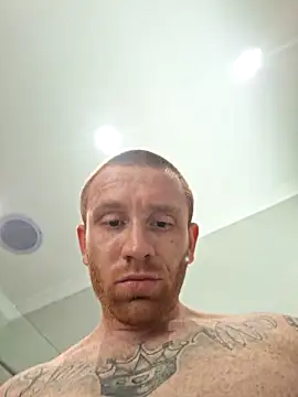 Snapshot of derrik987zzz chatting on 10-28-25, 12:09 derrik987zzz online show from 10-28-25, 12:09