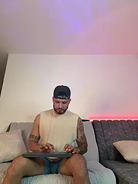 Snapshot of AUSTINN_TORRES chatting on 03-10-26, 12:59 AUSTINN TORRES online show from 03-10-26, 12:59