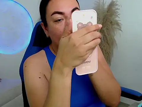 Yadis hot online show from 01-18-26, 10:57