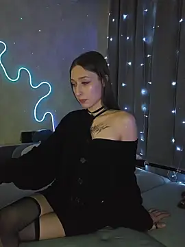 Emma Wilsons online show from 02-22-26, 01:09