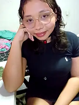 Snapshot of Sapphire024 chatting on 10-25-25, 05:37 Sapphire024 online show from 10-25-25, 05:37