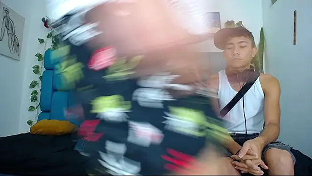 Hot Boys Latinos X online show from 01-13-26, 05:07