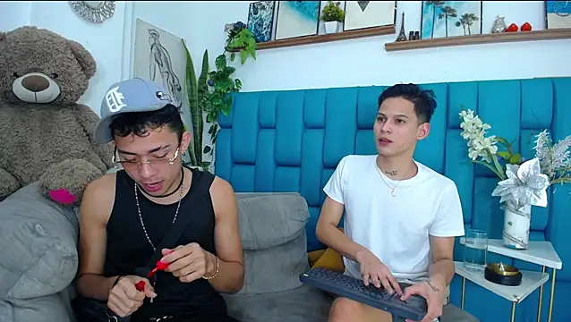Hot Boys Latinos X online show from 02-07-26, 11:08