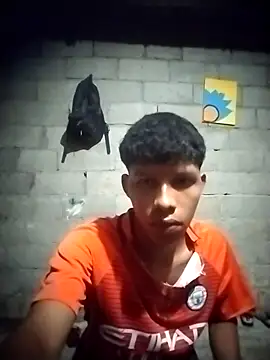 Snapshot of Brayanjuarez_10 chatting on 10-29-25, 02:25 Brayanjuarez 10 online show from 10-29-25, 02:25