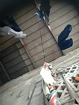 Snapshot of Brayanjuarez_10 chatting on 10-29-25, 02:52 Brayanjuarez 10 online show from 10-29-25, 02:52