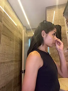 Snapshot of phenixpink22 chatting on 04-10-26, 02:11 phenixpink22 online show from 04-10-26, 02:11