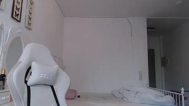 bellefleurrr online show from 03-26-26, 07:03