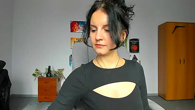 Snapshot of StellaAnia chatting on 10-28-25, 09:24 StellaAnia online show from 10-28-25, 09:24