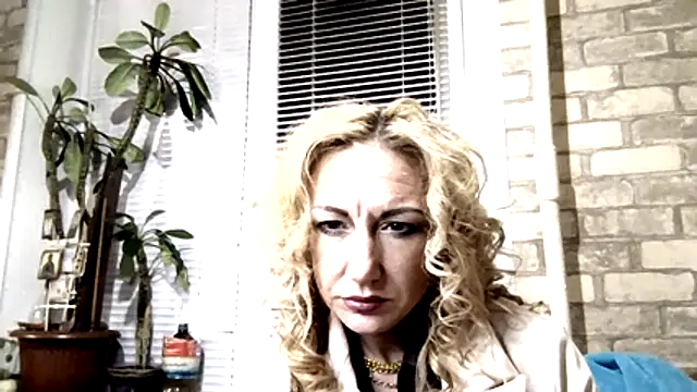 Snapshot of LilaniLoverx chatting on 11-21-25, 04:00 LilaniLoverx online show from 11-21-25, 04:00