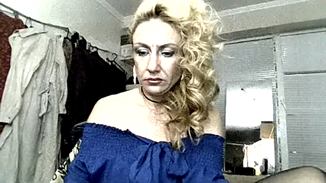 Snapshot of LilaniLoverx chatting on 12-02-25, 04:02 LilaniLoverx online show from 12-02-25, 04:02