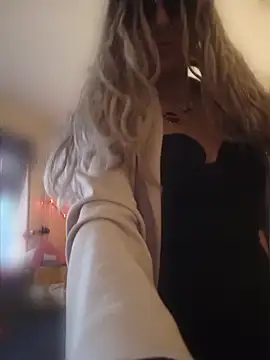 LilaniLoverx online show from 04-20-26, 09:56