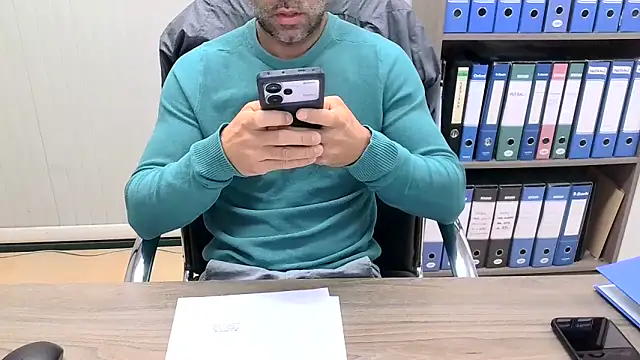 Snapshot of Evasionee chatting on 10-30-25, 07:54 Evasionee online show from 10-30-25, 07:54