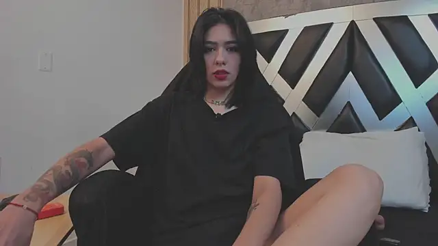 Snapshot of CloePerson chatting on 03-19-26, 12:14 CloePerson online show from 03-19-26, 12:14