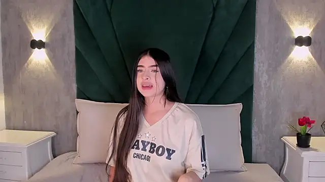 EmiliClarke online show from 03-02-26, 12:23