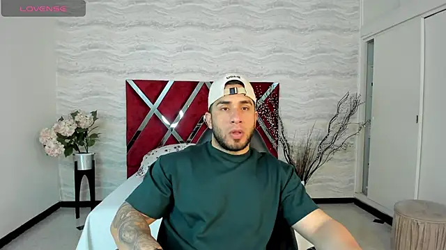 Denver lux online show from 10-29-25, 12:18