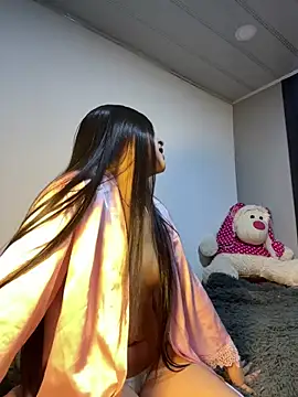 nicky and isabella online show from 12-14-25, 01:55