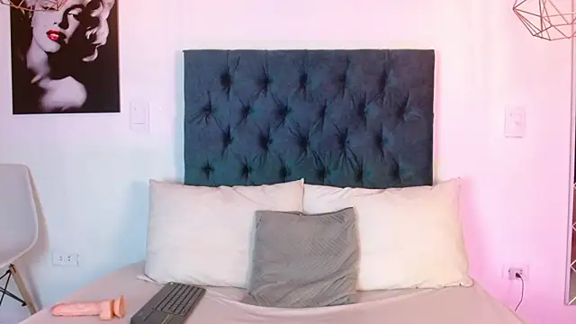 Desire Evelyn online show from 01-16-26, 12:09