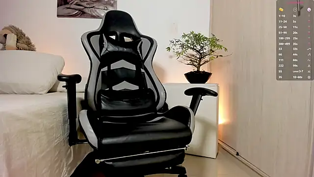 Snapshot of IamKael_ chatting on 02-15-26, 10:39 IamKael online show from 02-15-26, 10:39