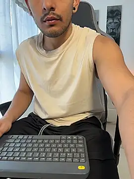 Snapshot of IamKael_ chatting on 02-26-26, 01:21 IamKael online show from 02-26-26, 01:21