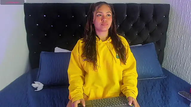 Abella bunny online show from 11-19-25, 03:50