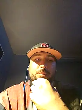 Snapshot of Emeromeo chatting on 10-28-25, 06:06 Emeromeo online show from 10-28-25, 06:06