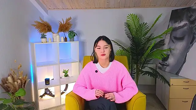 Snapshot of AdriaMaille chatting on 10-28-25, 07:12 AdriaMaille online show from 10-28-25, 07:12