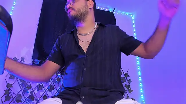 Snapshot of MarkWolfe1 chatting on 11-03-25, 09:05 MarkWolfe1 online show from 11-03-25, 09:05